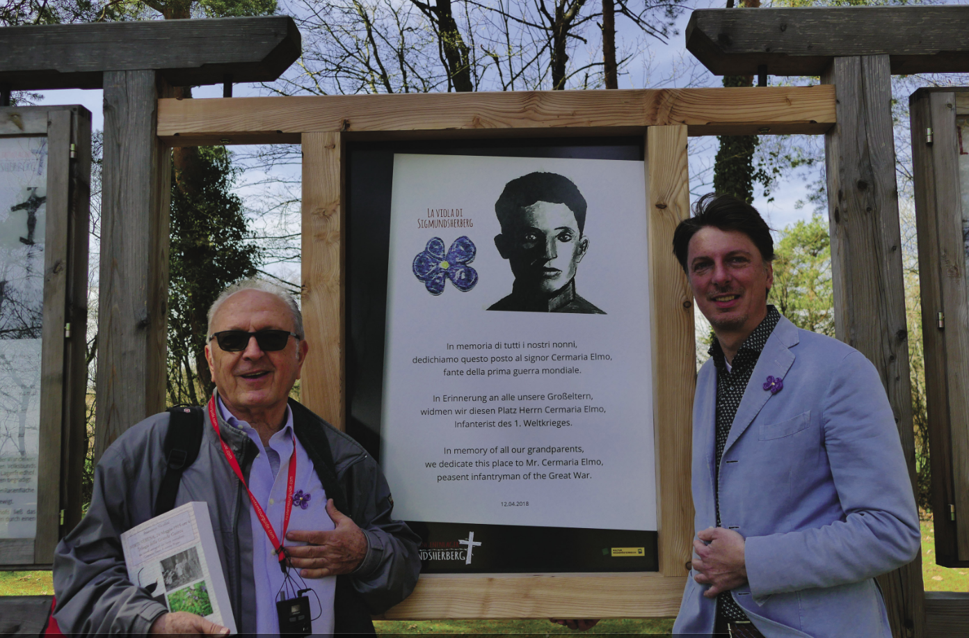 Sigmundsherberg, 12 aprile 2018  Da sinistra: Francesco Nicolini ed il Sindaco di Sigmundsherberg, Franz God, durante la dedica del Cimitero di Guerra a Cermaria Elmo, il nonno Peppe